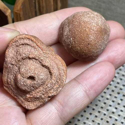 Pietra occhi rosa - pietra,