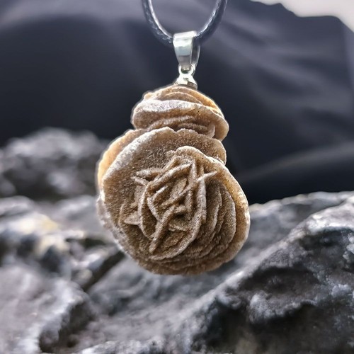 Collana pietra grezza - collana,